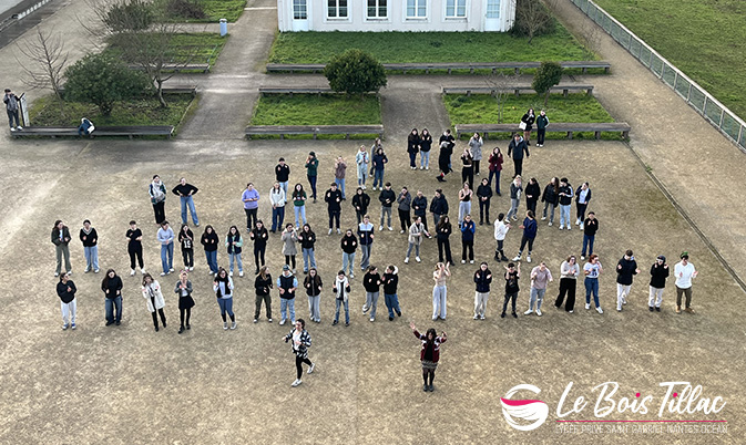 Flashmob dans la cours intérieure