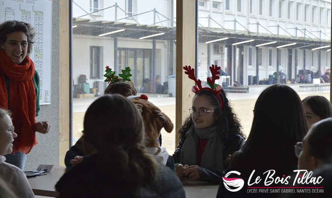 Jeux dans le restaurant organisés lors de la journée de Noël